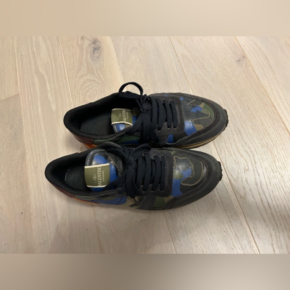 AUTHENTIC- VALENTINO Garavani Rockrunner sneaker -Size 40 - Picture 2 of 10